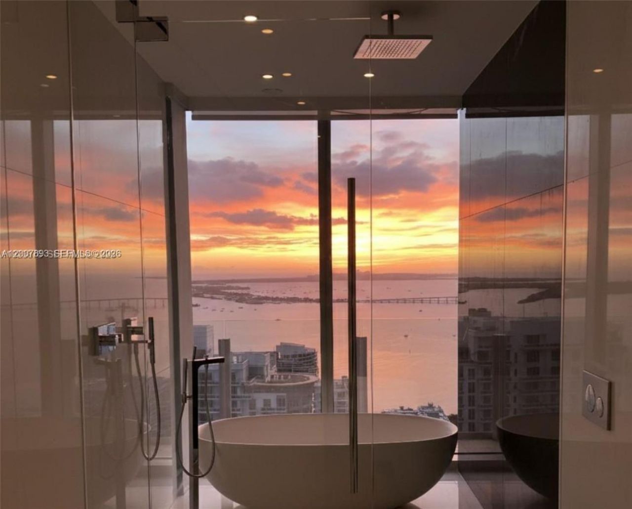 300 Biscayne Boulevard Way, Unit 4201E, Miami, FL 33131 Photo