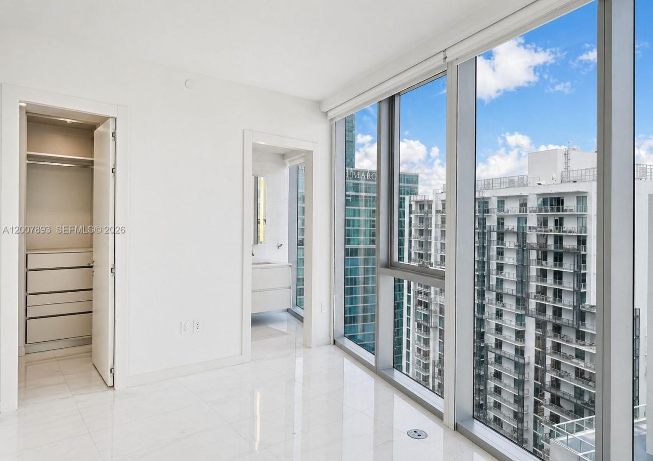 300 Biscayne Boulevard Way, Unit 4201E, Miami, FL 33131 Photo