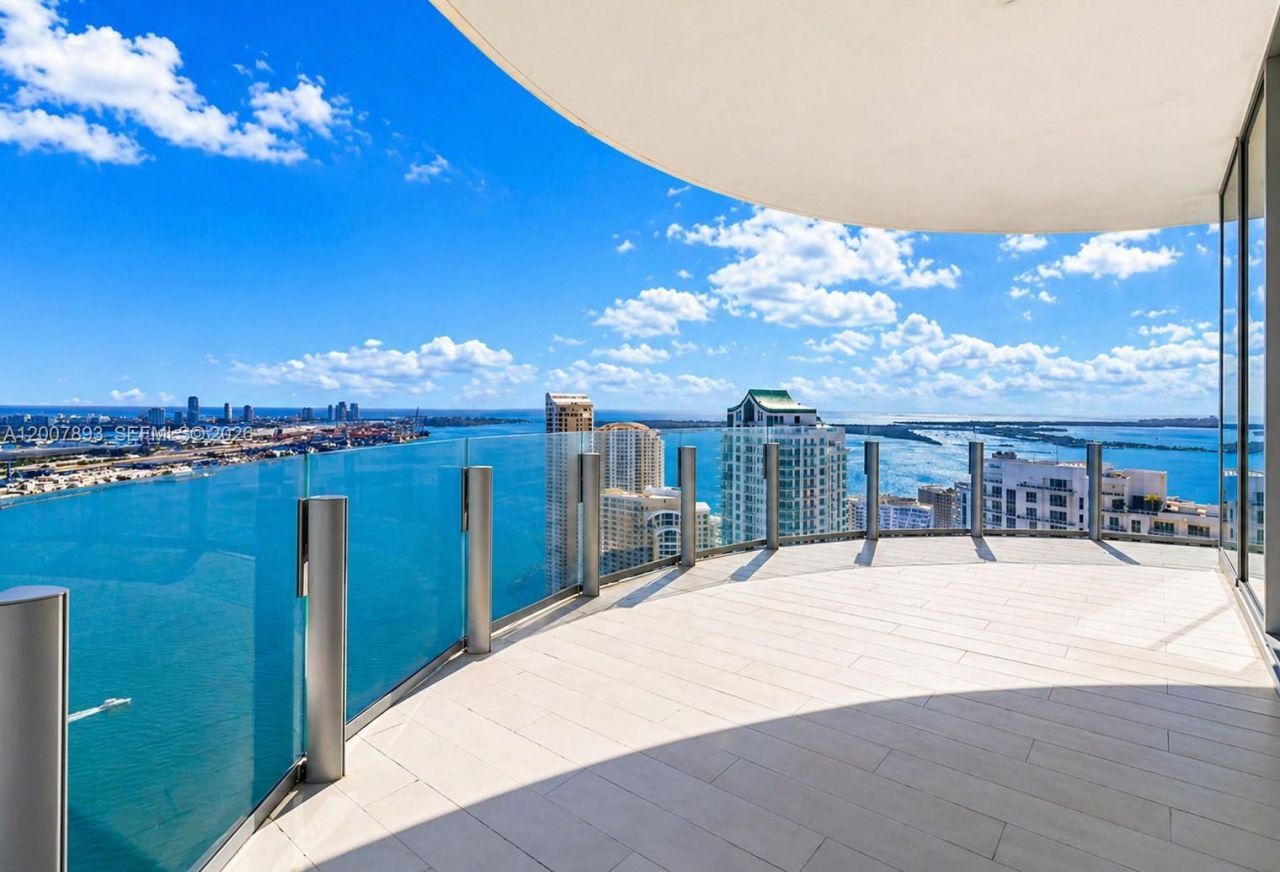 300 Biscayne Boulevard Way, Unit 4201E, Miami, FL 33131 Photo