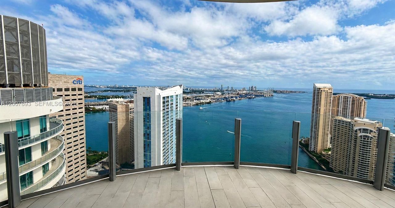 300 Biscayne Boulevard Way, Unit 4201E, Miami, FL 33131 Photo