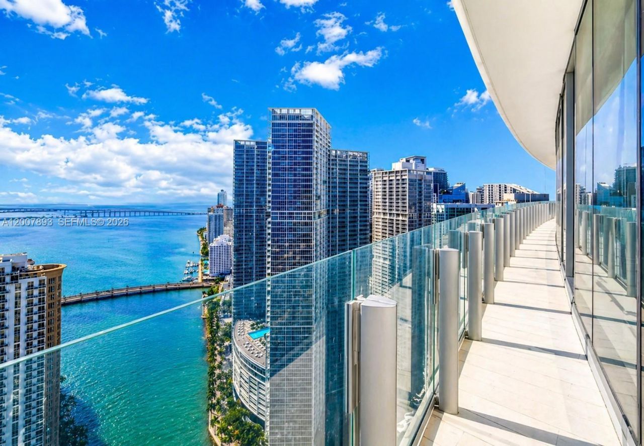 300 Biscayne Boulevard Way, Unit 4201E, Miami, FL 33131 Photo