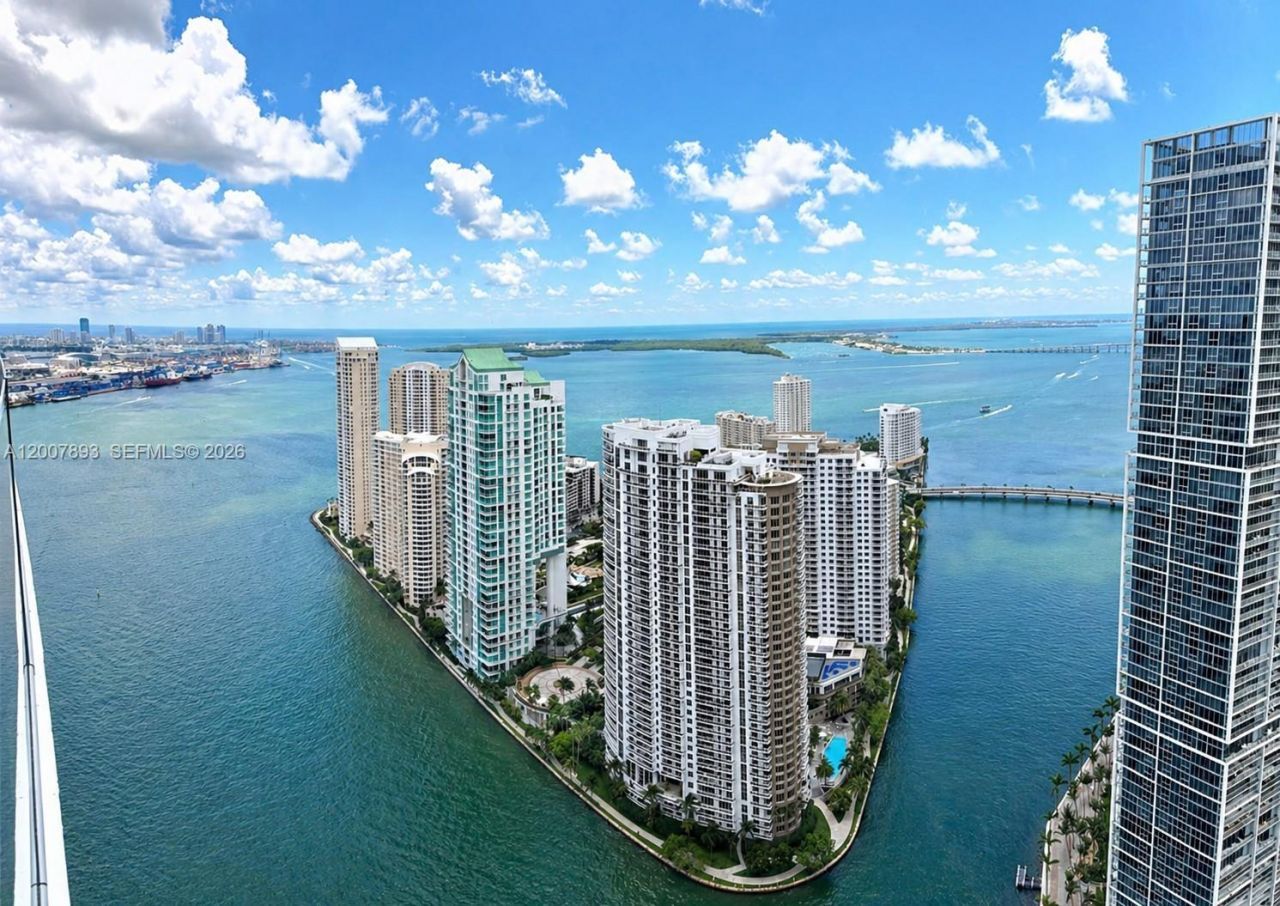 300 Biscayne Boulevard Way, Unit 4201E, Miami, FL 33131 Photo
