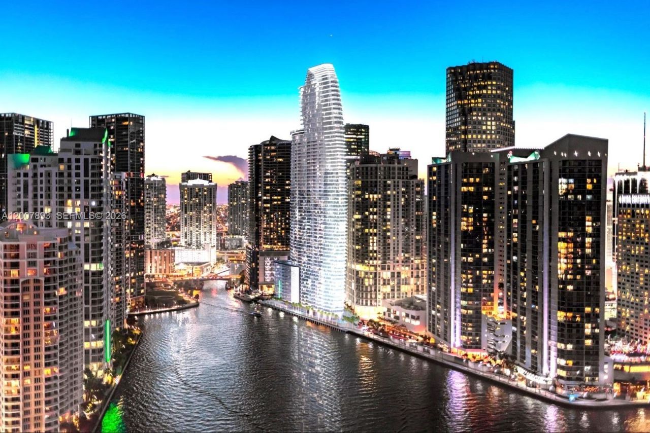 300 Biscayne Boulevard Way, Unit 4201E, Miami, FL 33131 Photo