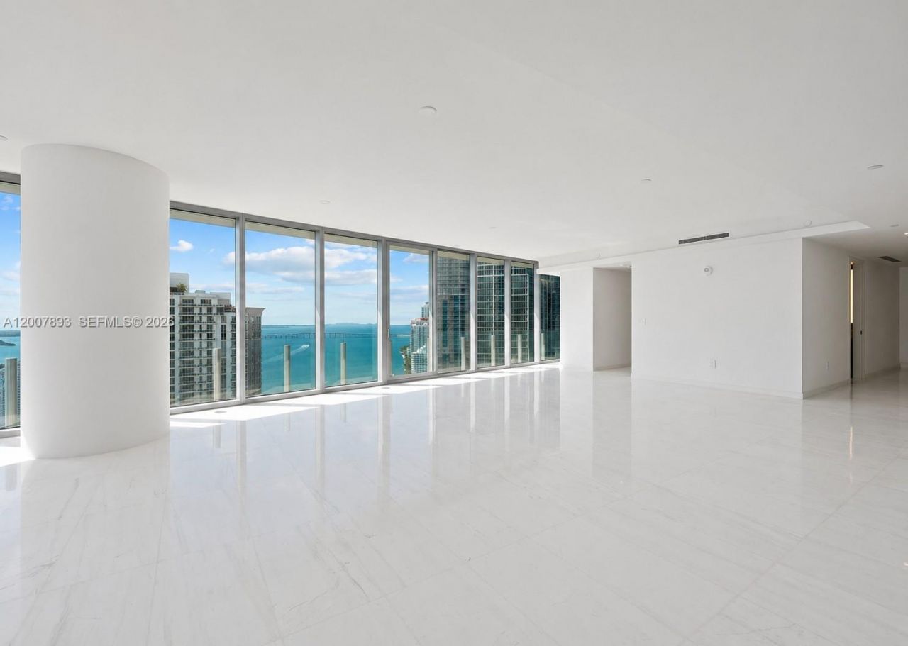 300 Biscayne Boulevard Way, Unit 4201E, Miami, FL 33131 Photo