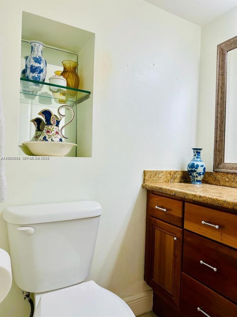 2655 Collins Ave, Unit 410, Miami Beach, FL 33140 Photo