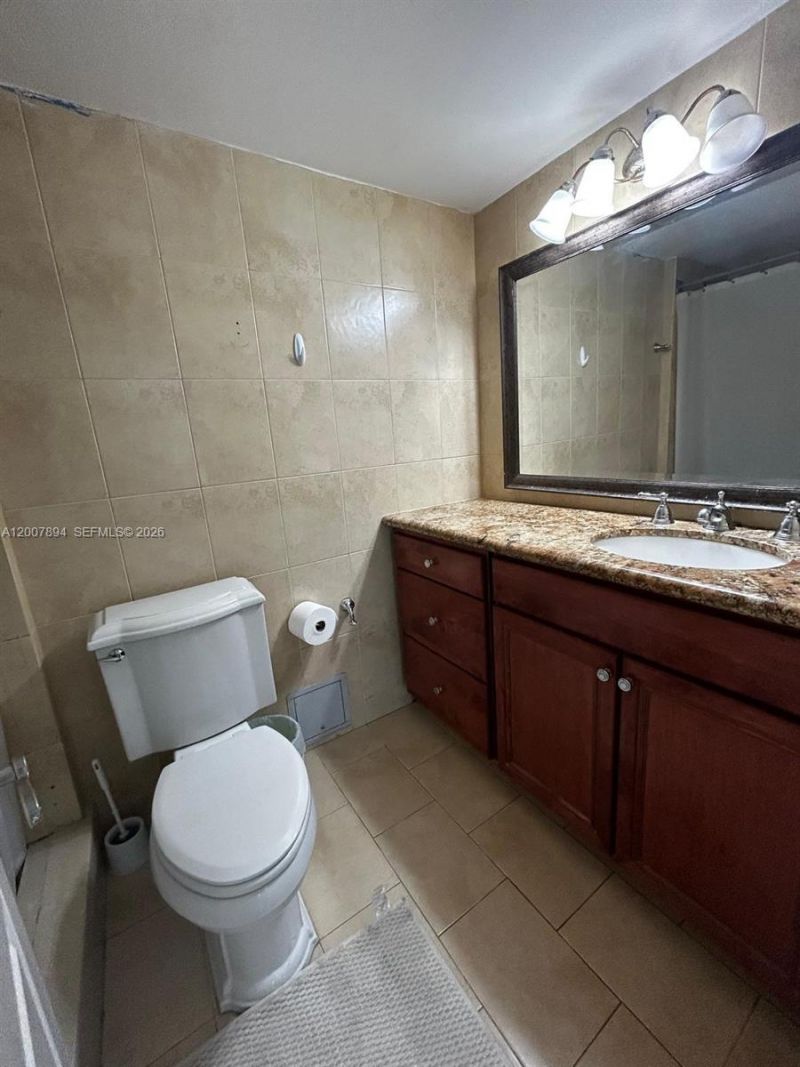 2655 Collins Ave, Unit 410, Miami Beach, FL 33140 Photo