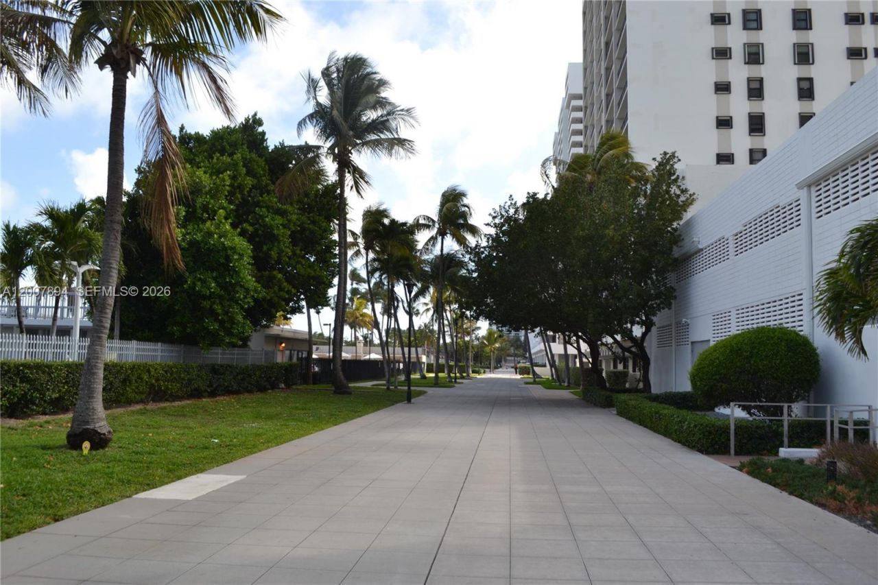 2655 Collins Ave, Unit 410, Miami Beach, FL 33140 Photo