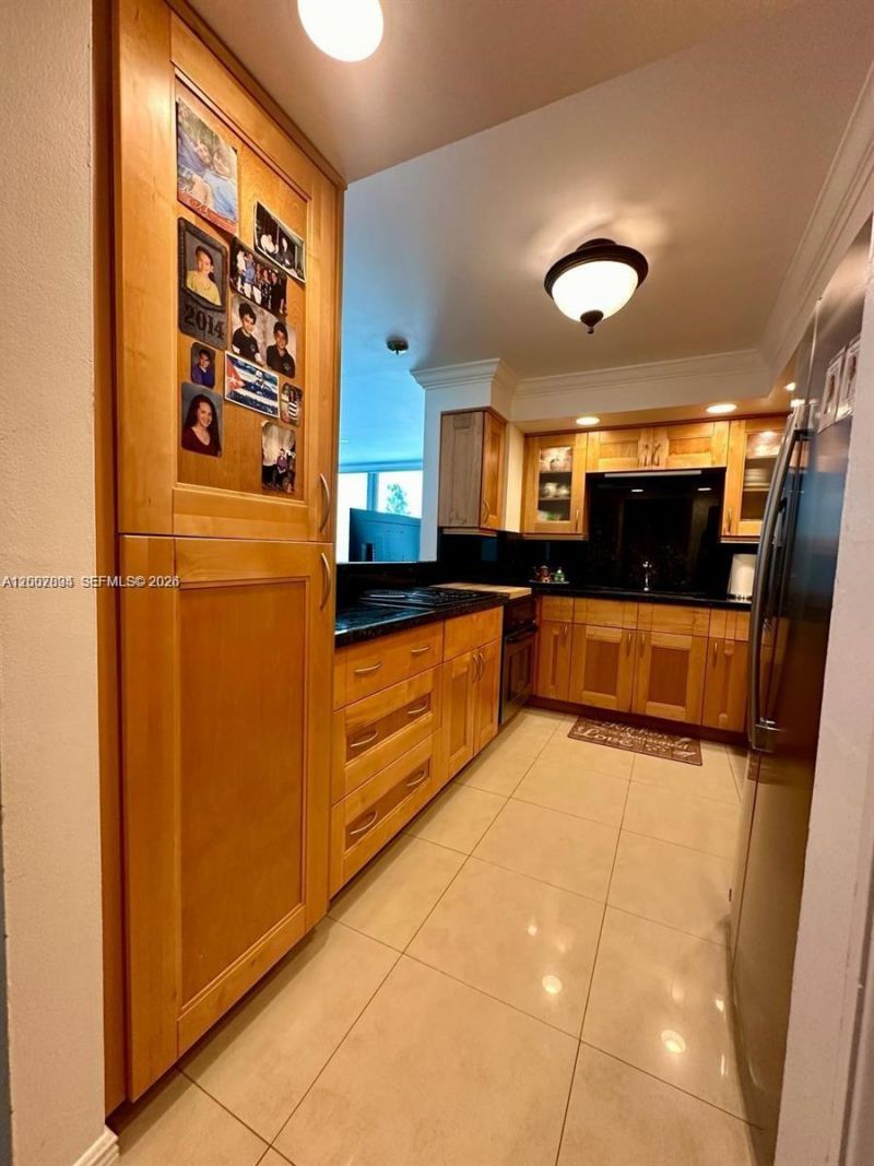 2655 Collins Ave, Unit 410, Miami Beach, FL 33140 Photo
