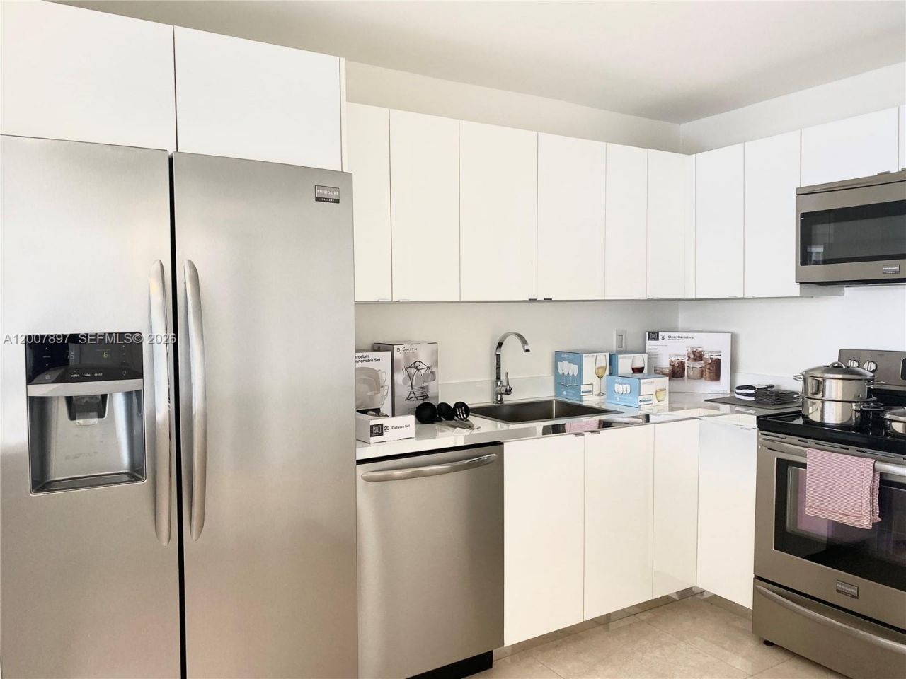 1901 Brickell Ave, Unit B2007, Miami, FL 33129 Photo