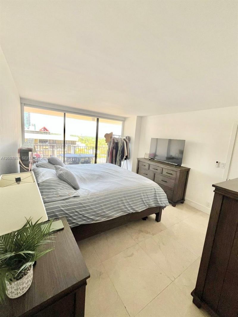 1901 Brickell Ave, Unit B2007, Miami, FL 33129 Photo