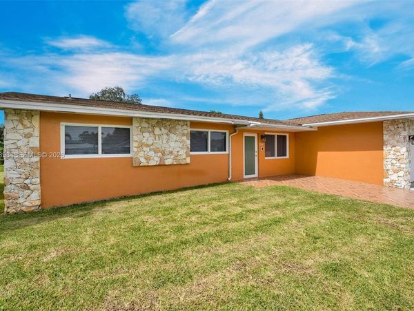 19102 NW 33rd Pl , Unit 19102, Miami Gardens, FL 33056