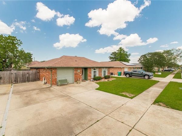 432 BERTOLINA Drive , Kenner, LA 70065