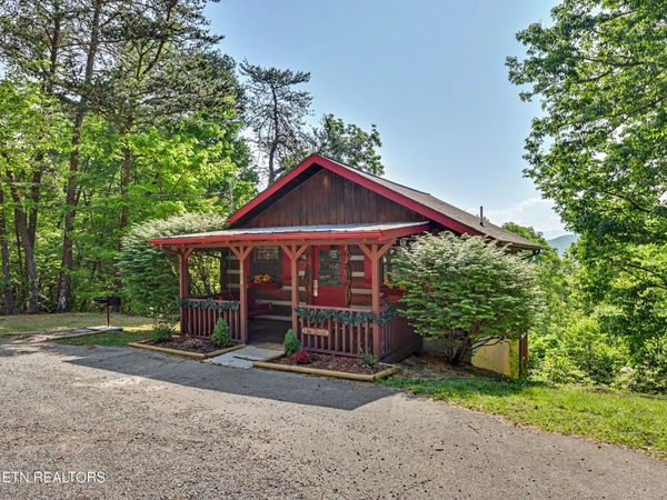 1818 Ridgecrest Drive, Sevierville, TN 37876