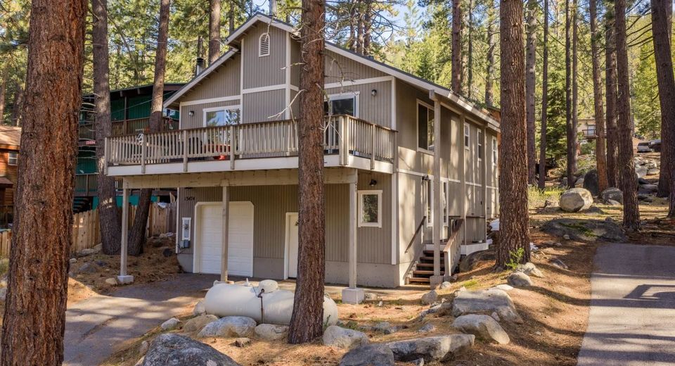 13474 Moraine Road, Truckee, CA 96161 Photo