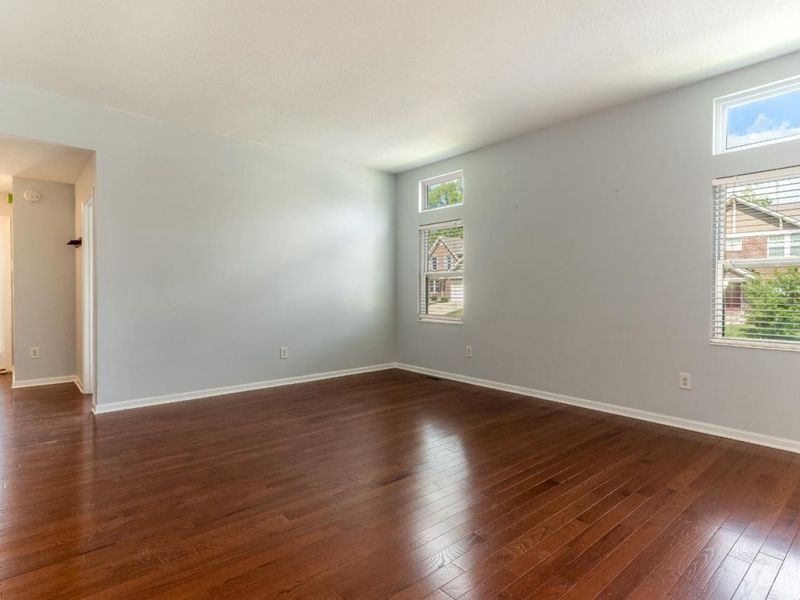 5984 Oak Leaf Court, Hamilton Twp, OH 45152 Photo 3