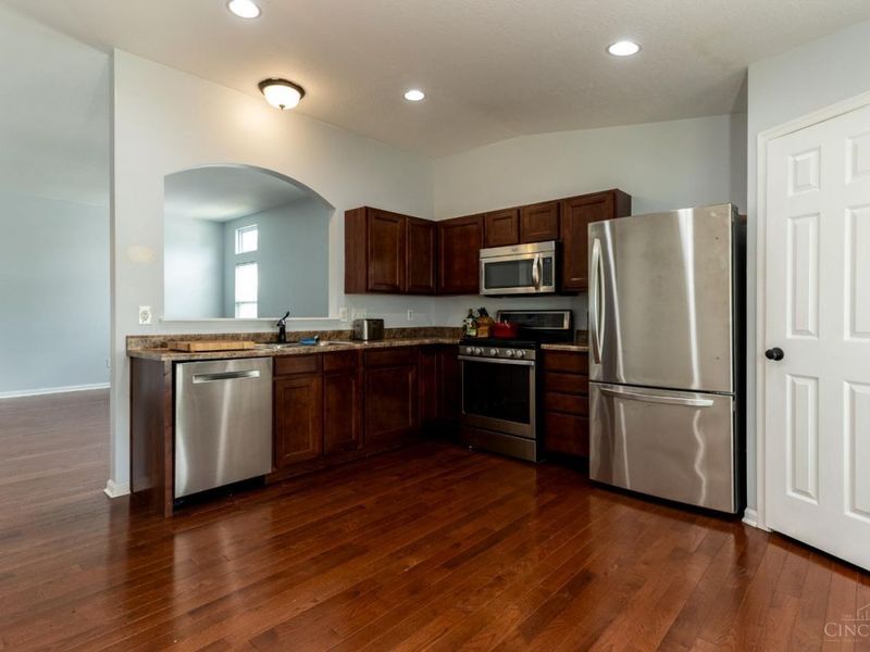 5984 Oak Leaf Court, Hamilton Twp, OH 45152 Photo 7