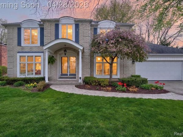 11042 Hillcrest Drive, Plymouth Twp, MI 48170
