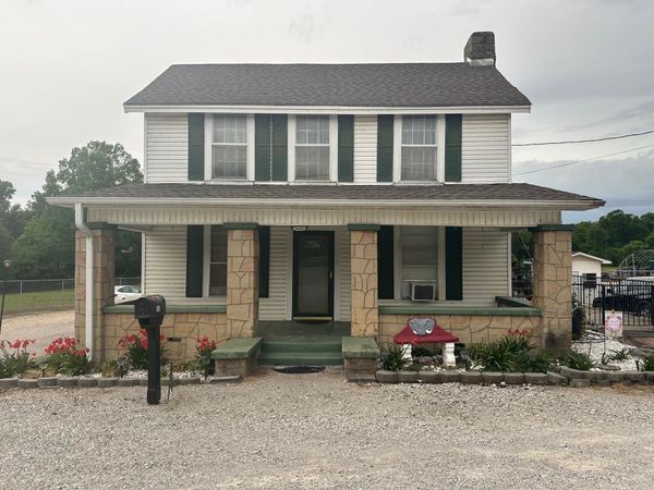 400 Hook St, Tuscumbia, AL 35674