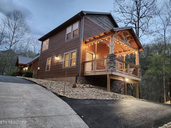 1012 Ravens Ford Way, Sevierville, TN 37876