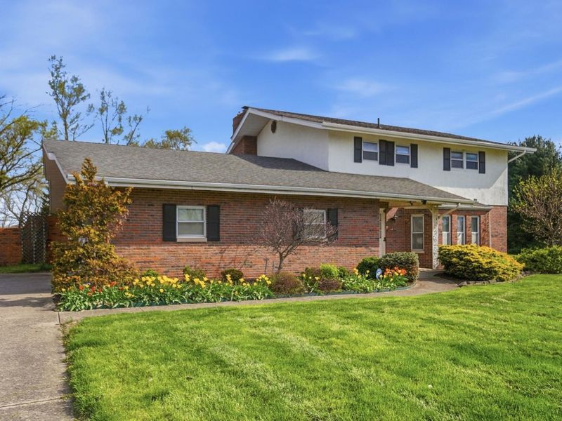 2432 Koebel Road, Columbus, OH 43207 Photo 2