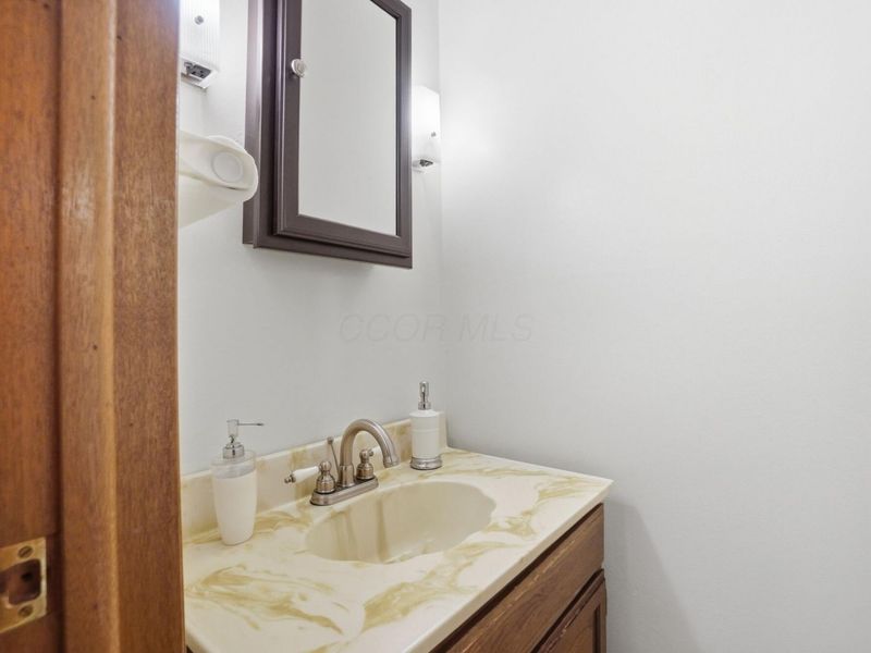 2432 Koebel Road, Columbus, OH 43207 Photo 31