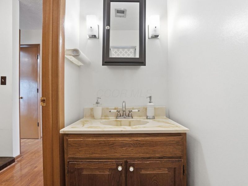2432 Koebel Road, Columbus, OH 43207 Photo 32