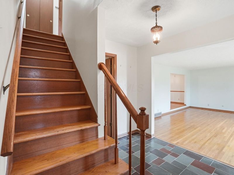 2432 Koebel Road, Columbus, OH 43207 Photo 33