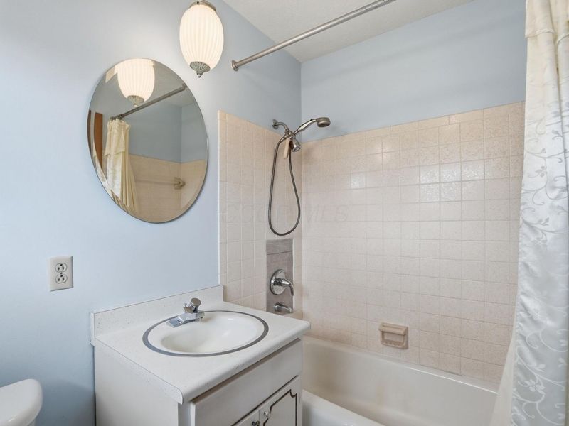 2432 Koebel Road, Columbus, OH 43207 Photo 40