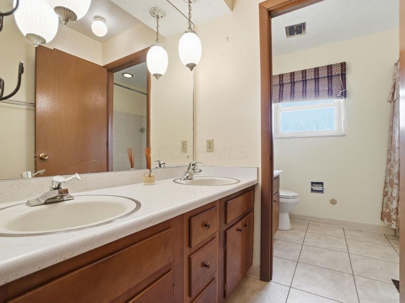2432 Koebel Road, Columbus, OH 43207 Photo 44