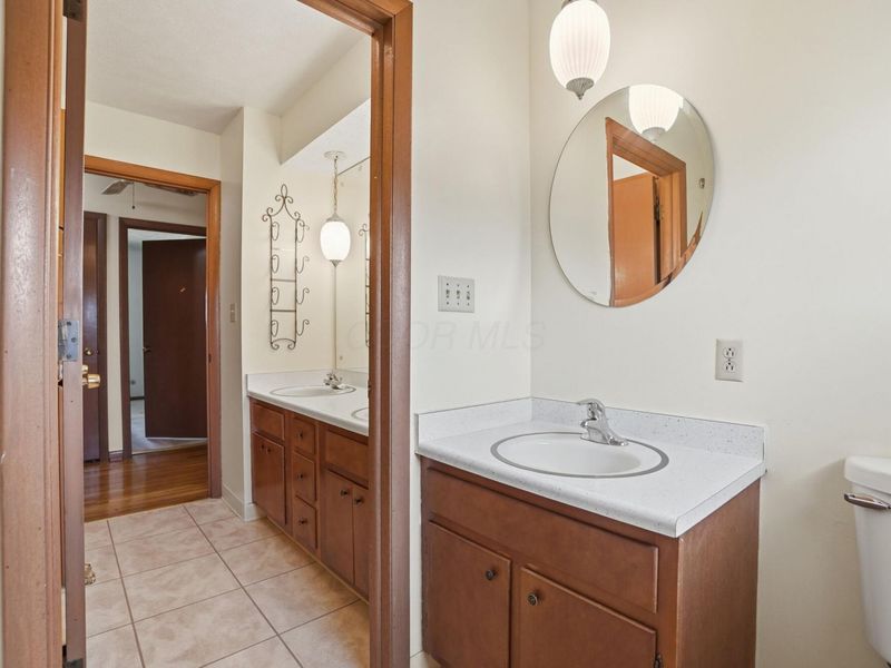 2432 Koebel Road, Columbus, OH 43207 Photo 47