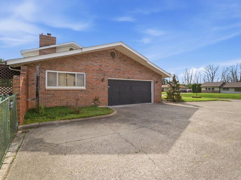 2432 Koebel Road, Columbus, OH 43207 Photo 67