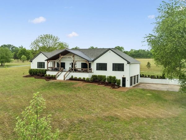 1930 Rock Springs Rd, Columbia, TN 38401