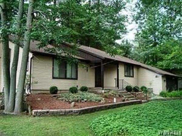 180 Paradise Road , East Amherst, NY 14051