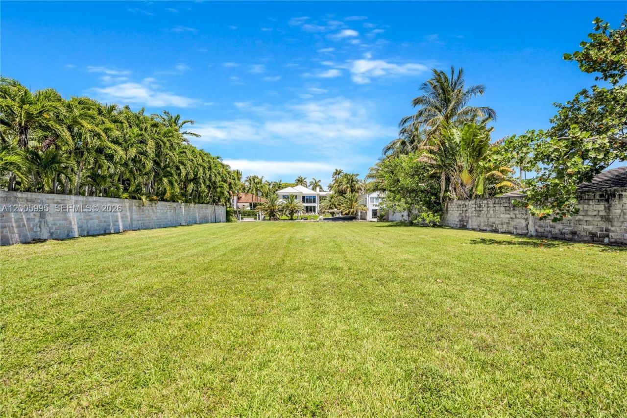 1051 NE 83rd St , Miami, FL 33138 Photo