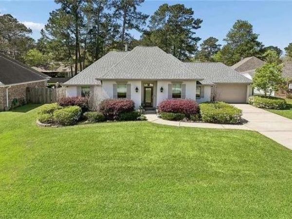 2064 W RIDGE Drive, Mandeville, LA 70448