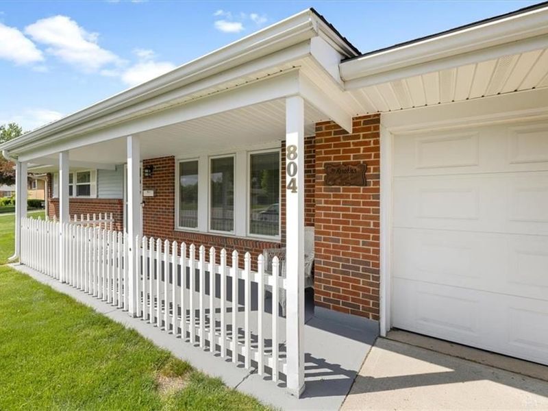 804 Treherne Lane, Englewood, OH 45322 Photo 2