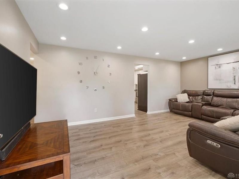 804 Treherne Lane, Englewood, OH 45322 Photo 6