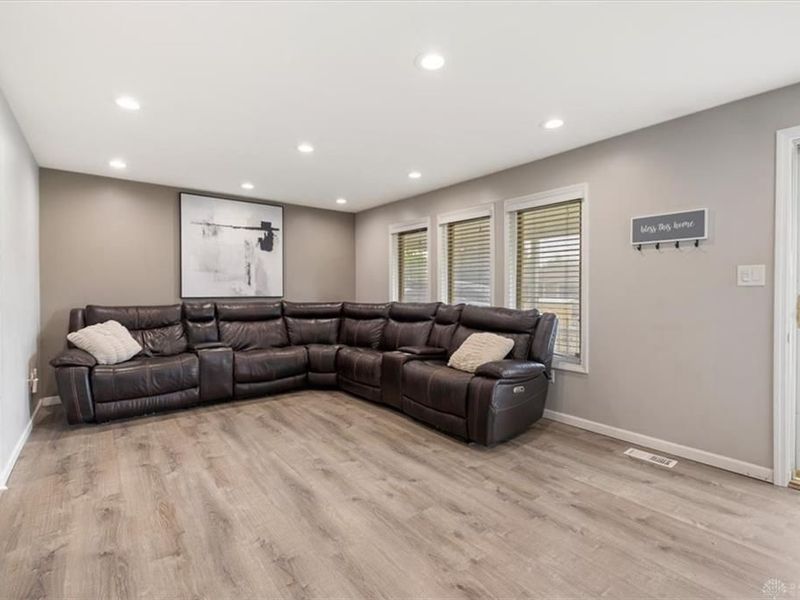 804 Treherne Lane, Englewood, OH 45322 Photo 8