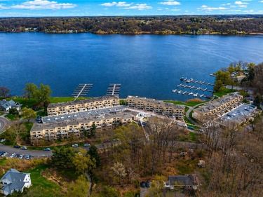 261 Bay Village Drive , Rochester, NY 14609