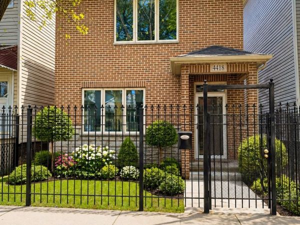 4418 S Wallace Street , Chicago, IL 60609
