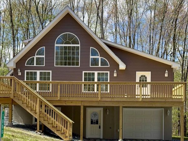 1006 Hidden Valley Court, Lake Ariel, PA 18436
