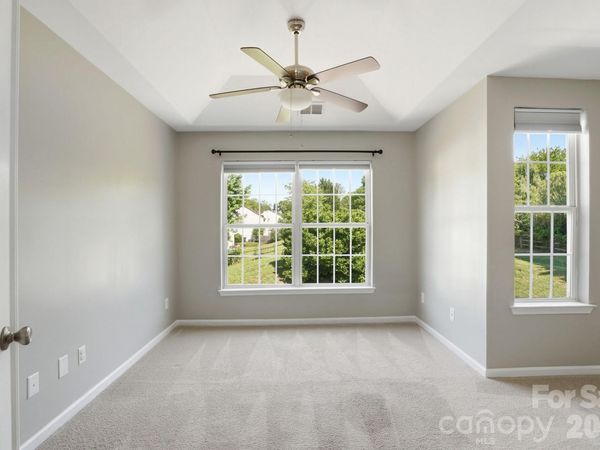 9213 Chastain Walk Drive, Charlotte, NC 28216