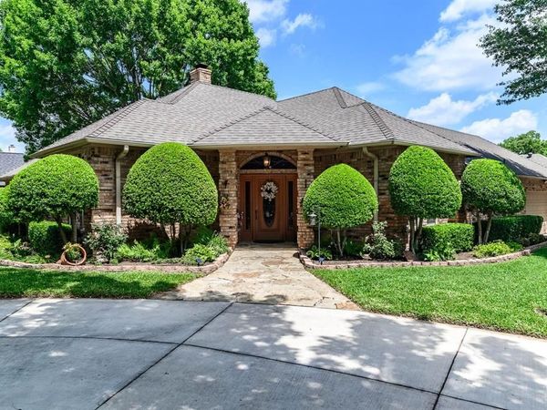 1 Kimberly Court , Mansfield, TX 76063