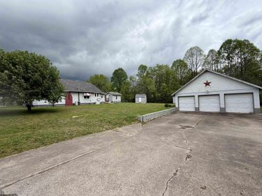 1606 Old Mill Road, Weston, WV 26452