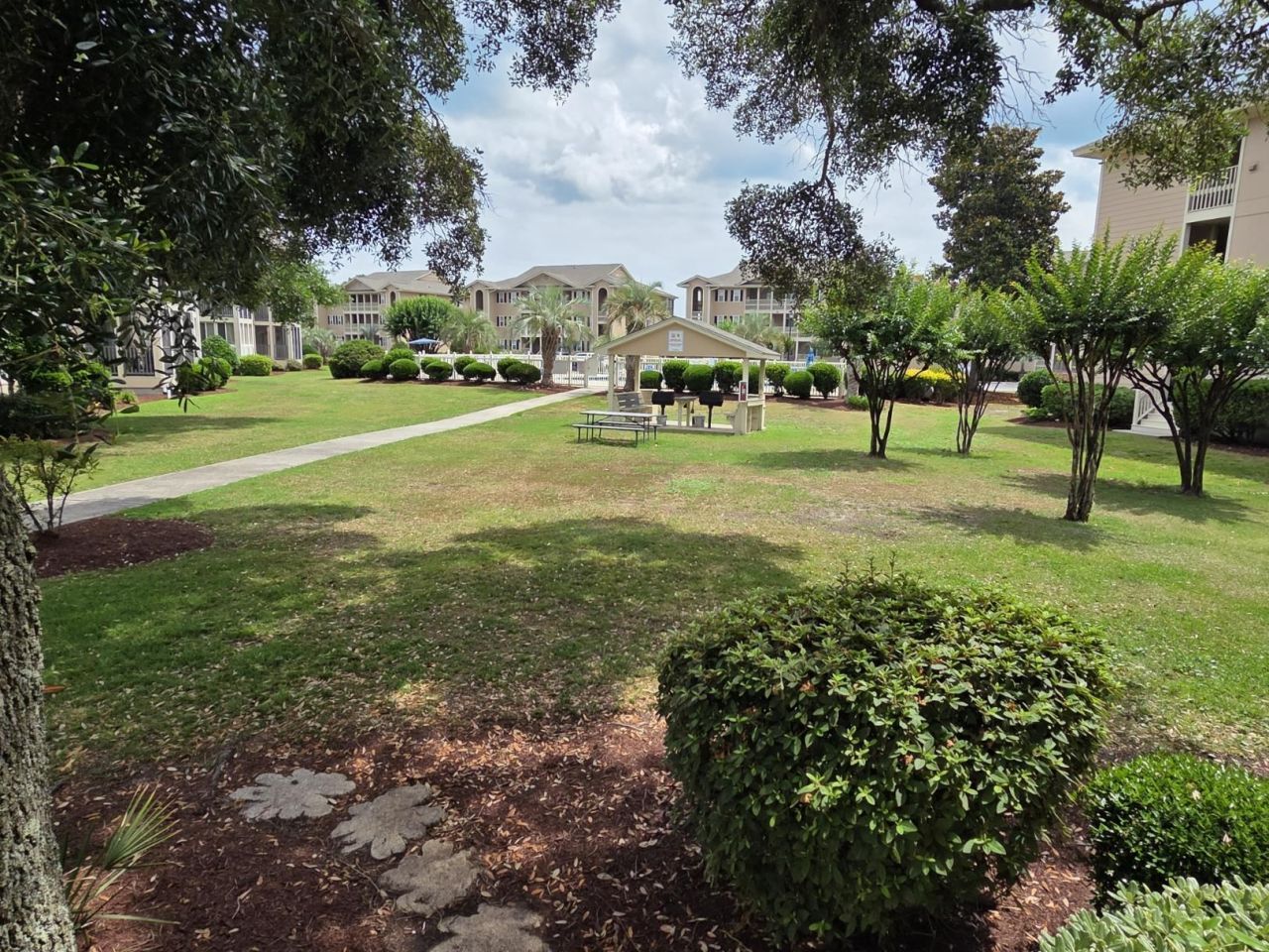 1900 Duffy St. Photo 23