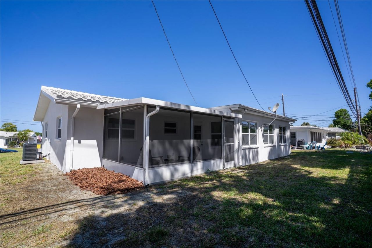 8977 140th Way , Seminole, FL 33776 Photo