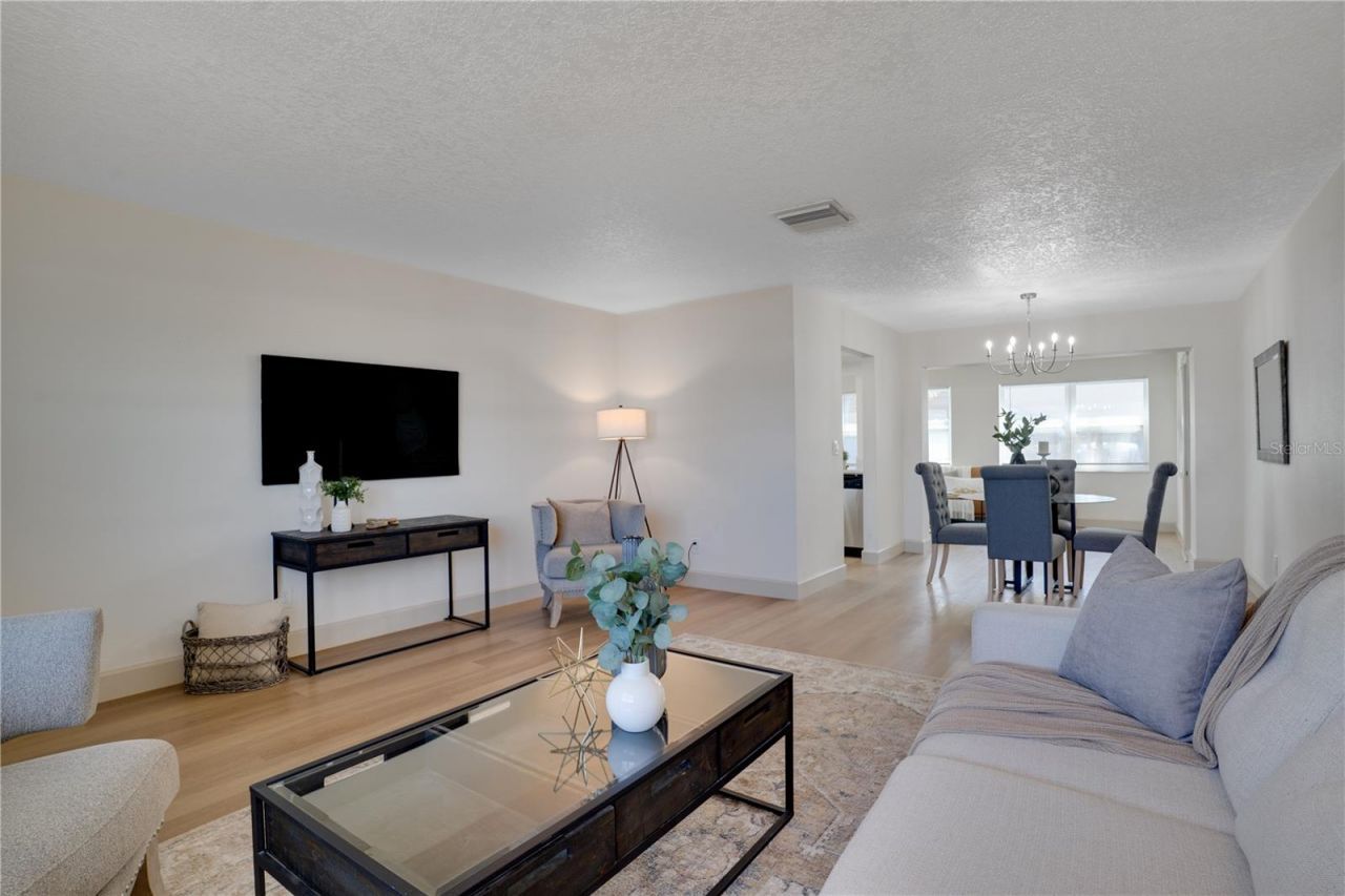 8977 140th Way , Seminole, FL 33776 Photo