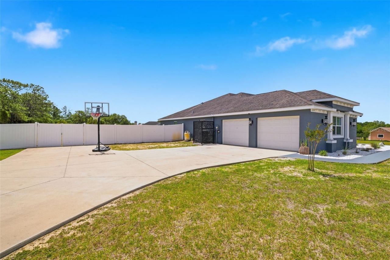 6152 NE 64th Street, Silver Springs, FL 34488 Photo