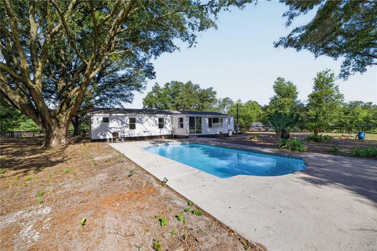 8495 NE 33rd Court , Anthony, FL 32617 Photo