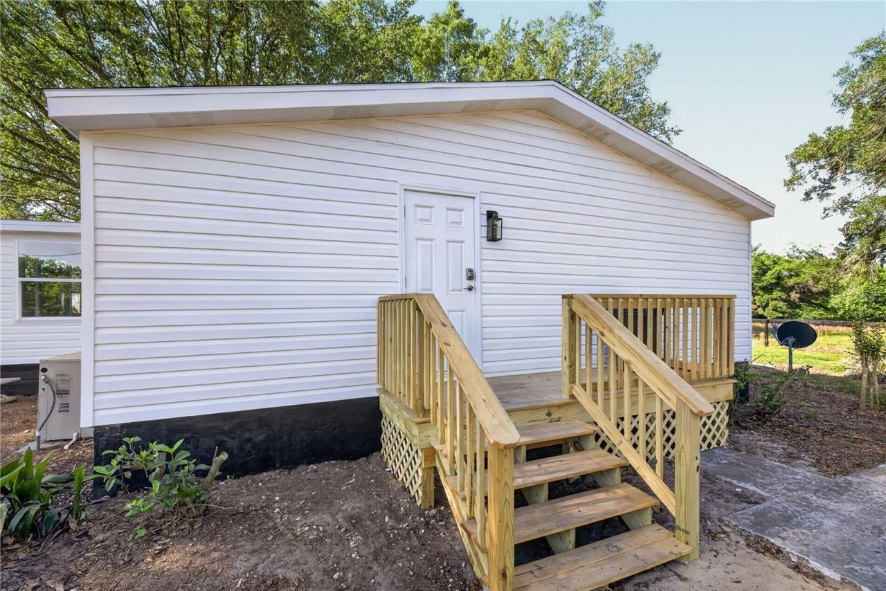 8495 NE 33rd Court , Anthony, FL 32617 Photo
